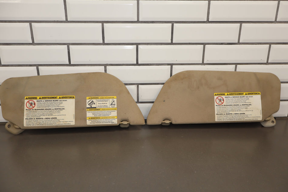 2005 Ford F-250 Super Duty Lariat Sun Visor Pair Left/Right Pebble AQ