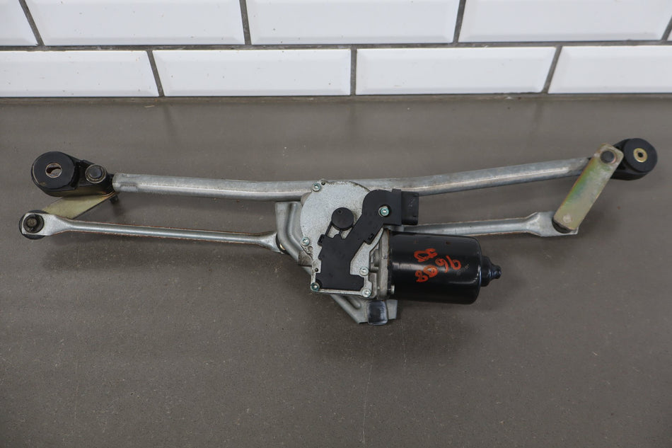 1996-2002 BMW Z3 1.9i Front Wiper Motor Assembly OEM 67638363514