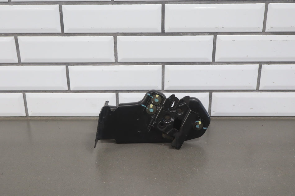 2003-2007 Hummer H2- Center Hood Latch, Cowl Mounted 15172382