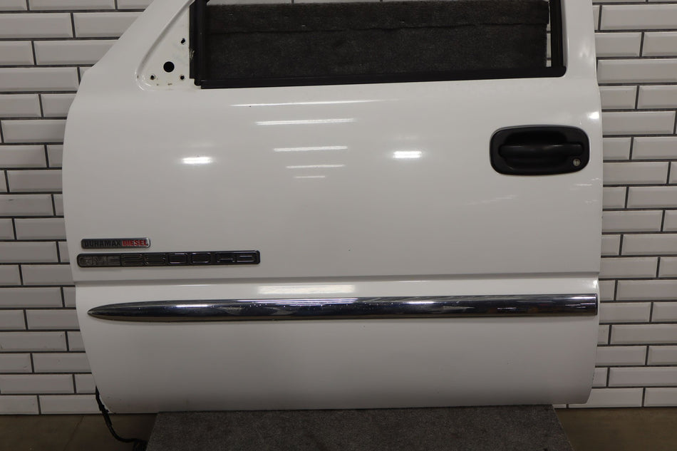 2004 GMC Sierra 2500 Left Front Door White 50U