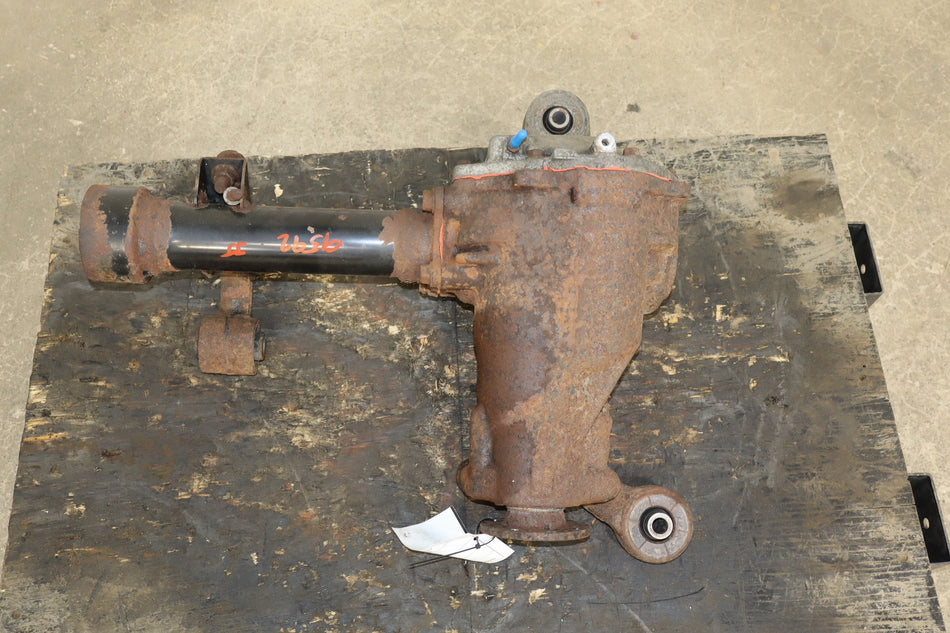 2000-2002 Lexus LX470 Front Carrier Assembly 204091 Miles