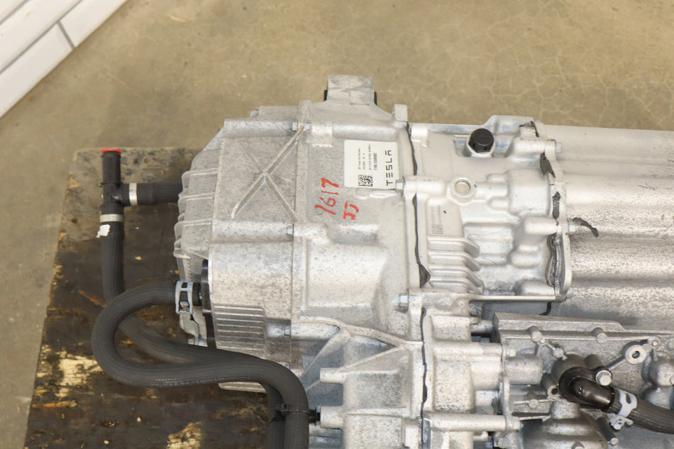 2020-2021 Tesla Model X Raven Rear Drive Unit Electric Motor 1037000-20-A