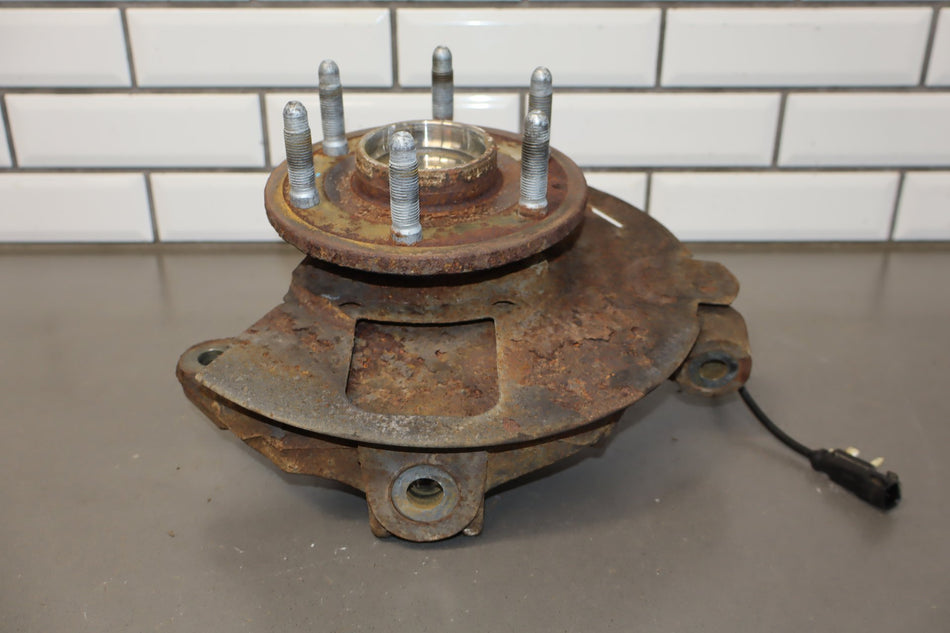 2014-2017 GMC Sierra SLT Right Front Spindle 22760658