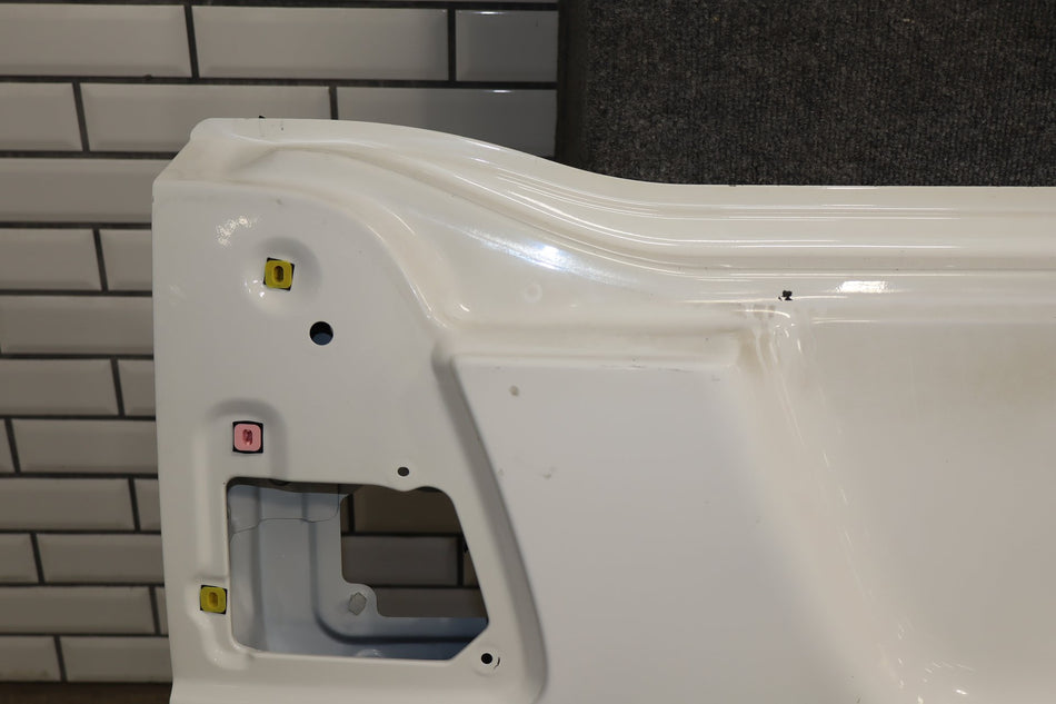 1998-2007 Toyota Land Cruiser Decklid/Tailgate White 056