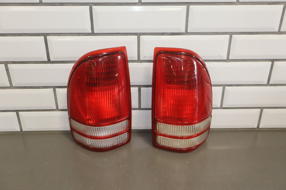 2004 Dodge Dakota Taillight Set OEM