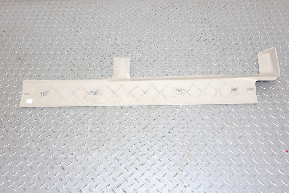 03-06 Cadillac Escalade ESV Front Sill Plate Pair (Shale)