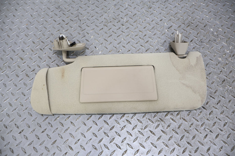 03-06 Cadillac Escalade Sun Visor Pair (Shale)