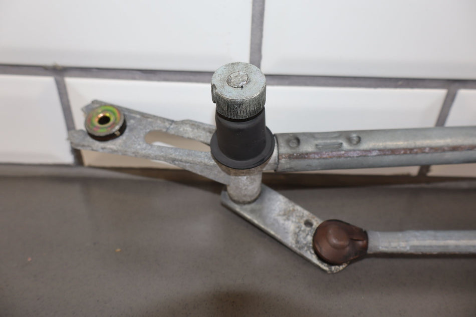 2003-2009 Hummer H2 Wiper Motor &amp; Transmission