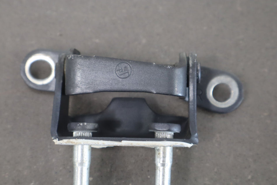 1991 Toyota Land Cruiser Right Rear Door Hinge Upper and Lower