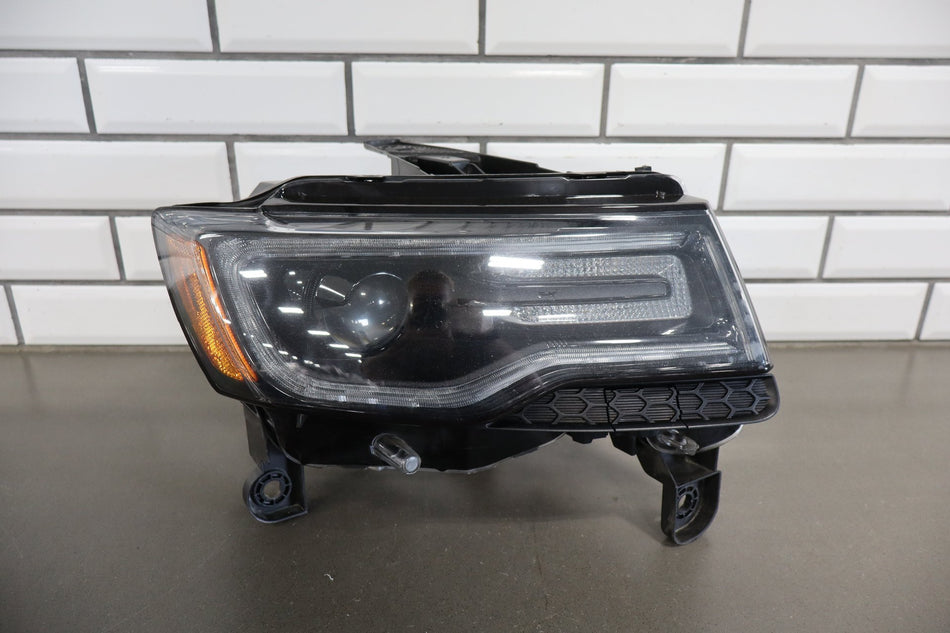 2014-16 Jeep Grand Cherokee SRT Right Headlamp HID 68142490AD