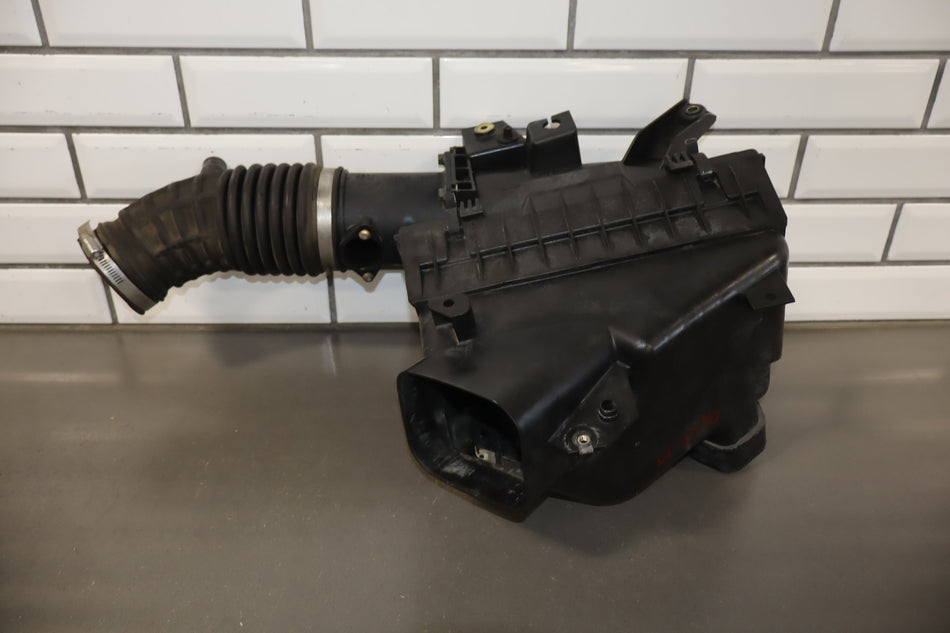 2002-2004 Infiniti M45 Air Cleaner OEM