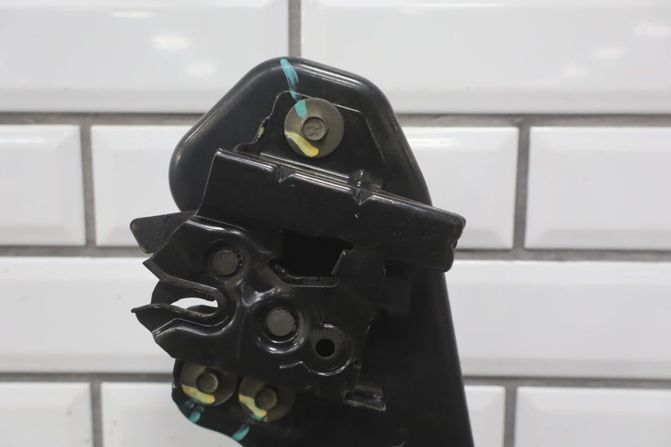 2003-2007 Hummer H2- Center Hood Latch, Cowl Mounted 15172382