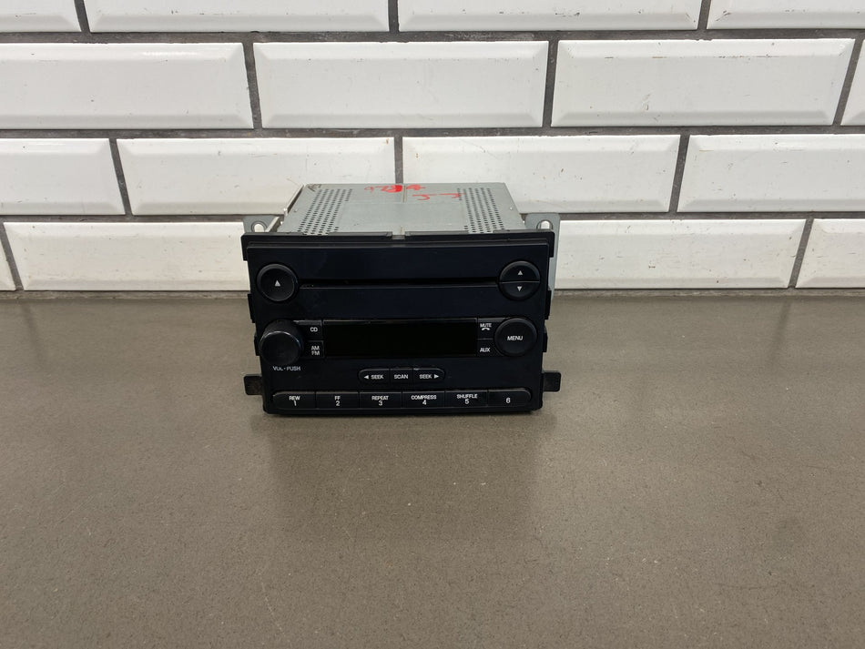 05-07 Ford F250 F350 Super Duty AM FM CD Player Radio Aux 5C3T-18C869-AH