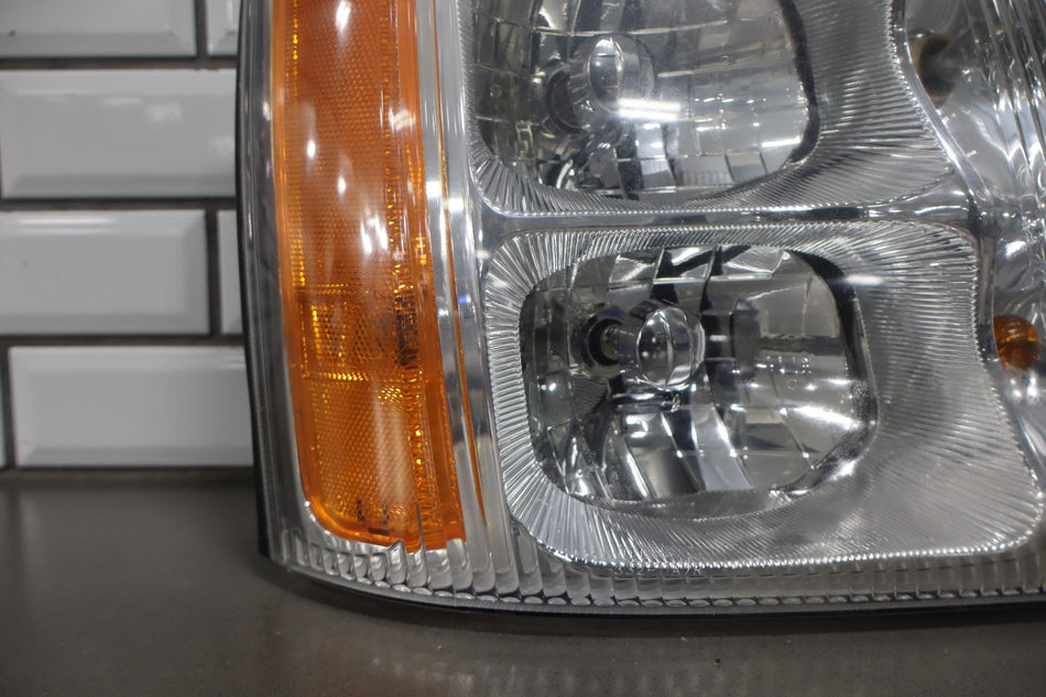 2002 Cadillac Escalade Right Headlamp 15181850 OEM