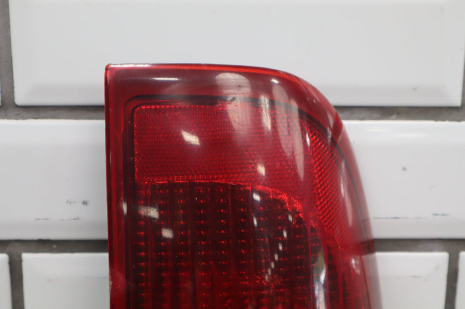 2004 Ford F-250 Super Duty- Right Tail Light