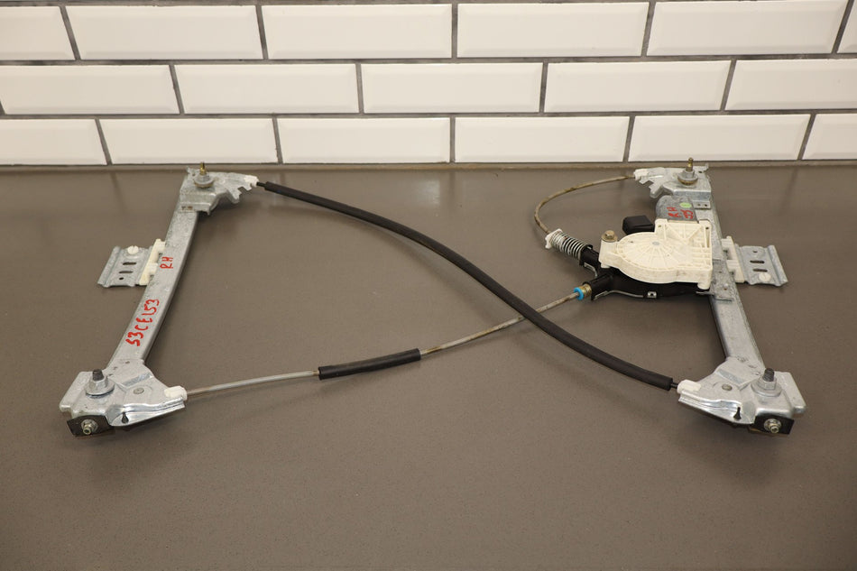 2003 Chevrolet SSR- Right Front Door Regulator