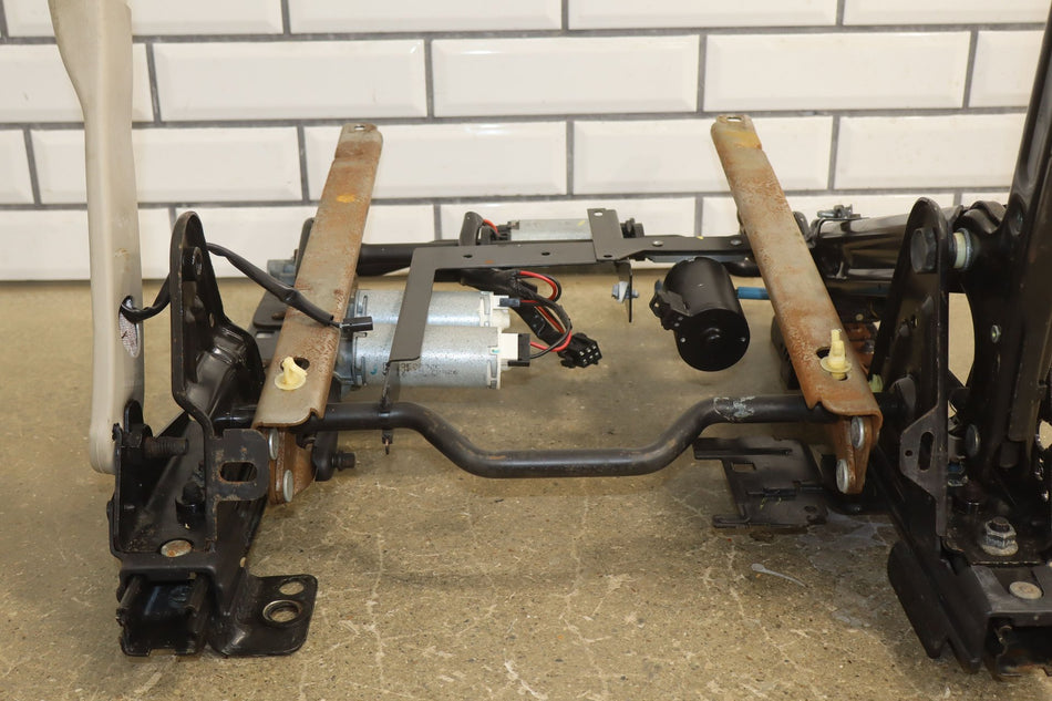 2005 Cadillac Escalade ESV Front Seat Track OEM