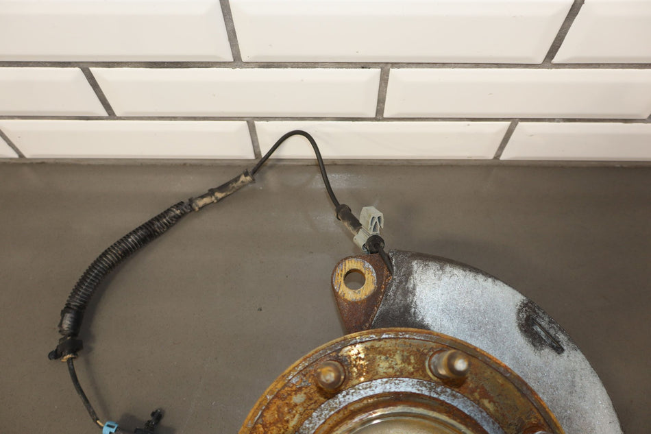 2009 Chevrolet Silverado 2500- Right Front Spindle