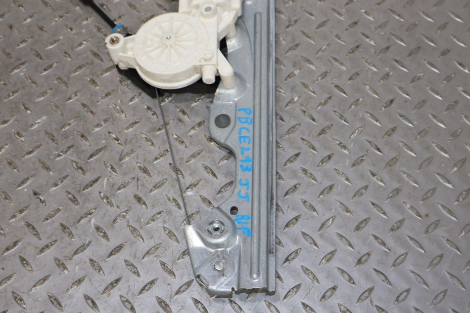 2011 Chevrolet Avalanche- Right Front Door Regulator