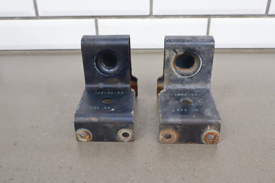 2005 Dodge Ram 2500 Lower Radiator Support Brackets
