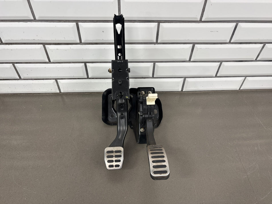 00-06 Audi TT Quattro 6 Speed Manual Clutch Brake Gas Pedal Assembly 8N OEM