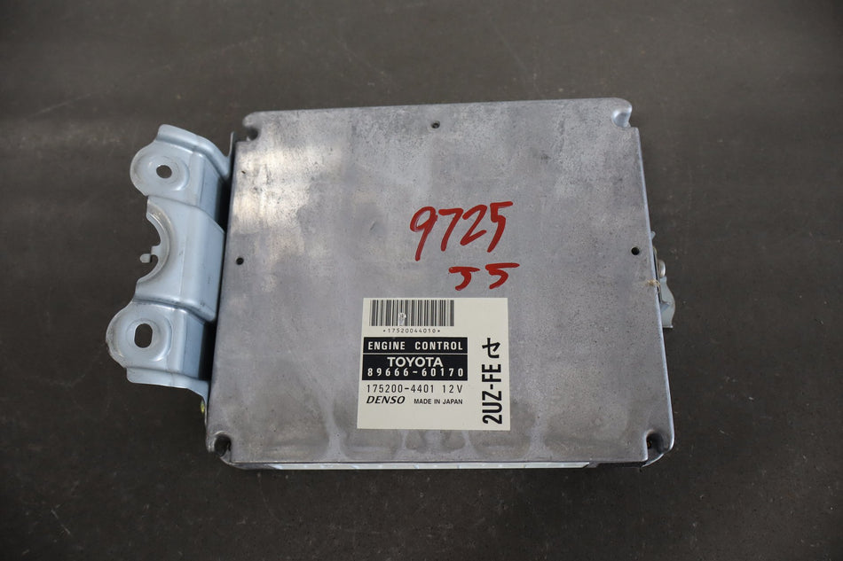 2000 Toyota Land Cruiser 4.7LL 2UZFE Engine Computer 8966660170