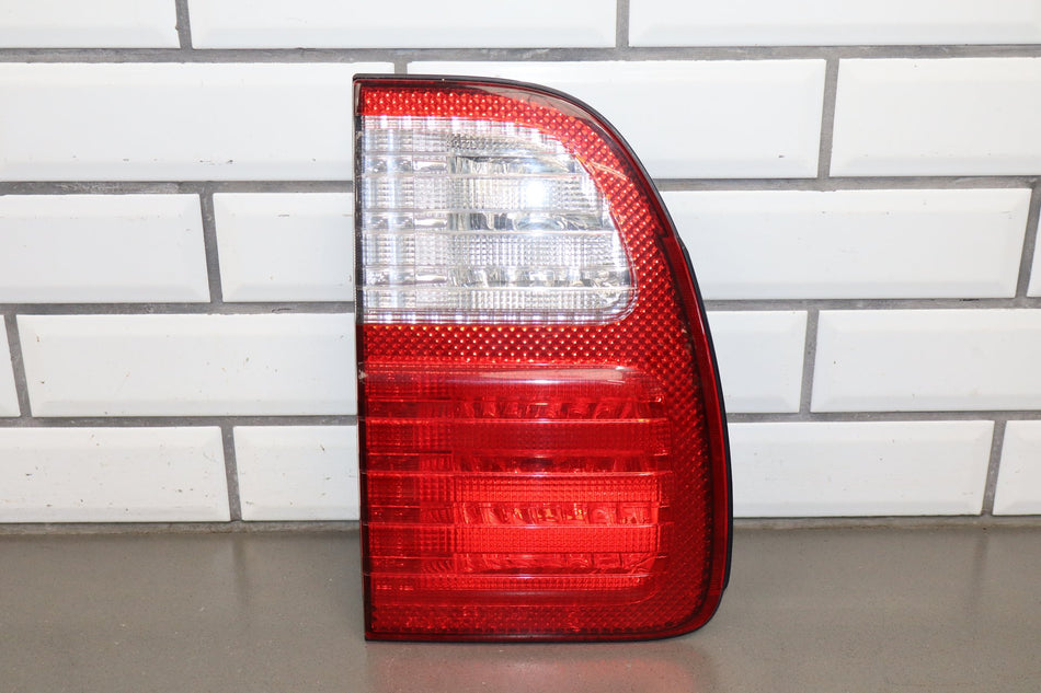 1998-2002 Lexus LX470 (J100) Driver Left Inner Tail Light Tailgate Mount