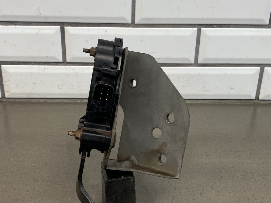 05-07 Ford F250 F350 Super Duty Accelerator Gas Pedal Assembly OEM