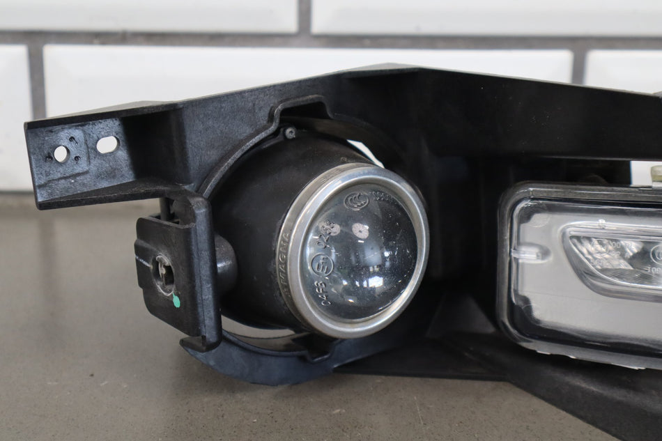2014-16 Jeep Grand Cherokee SRT Right Fog Marker Light Assembly OEM