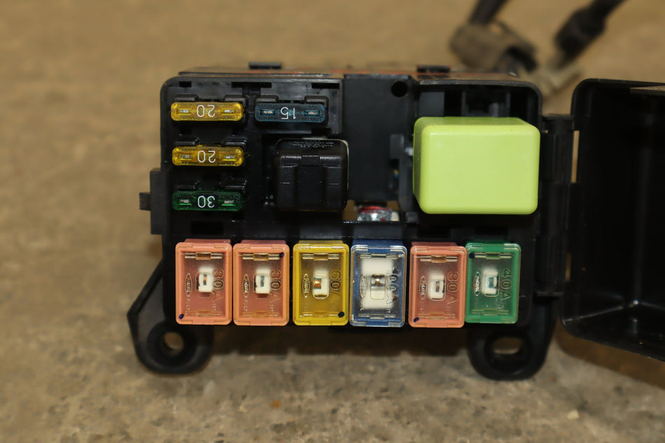 2001 Mazda MX-5 Miata L Engine Fuse Box