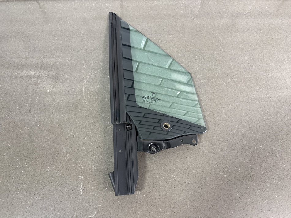 16-25 Tesla Model X Front Right Quarter Vent Door Window Glass RH OEM