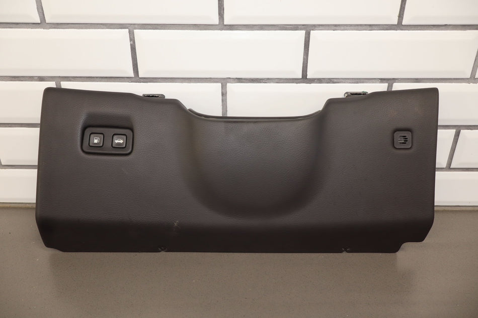 05-13 Chevy Corvette C6 Left Driver Knee Pad Bolster W/Buttons (Ebony 193)