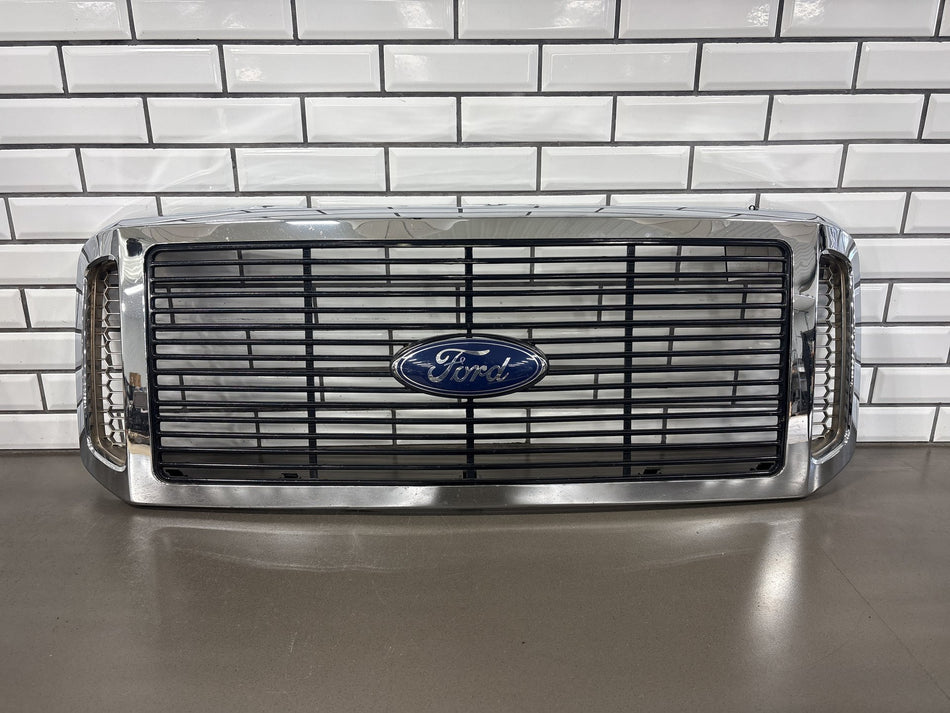 05-07 Ford F250 F350 Super Duty Chrome Grille 5C3Z8200BAA OEM (Damaged Tab)