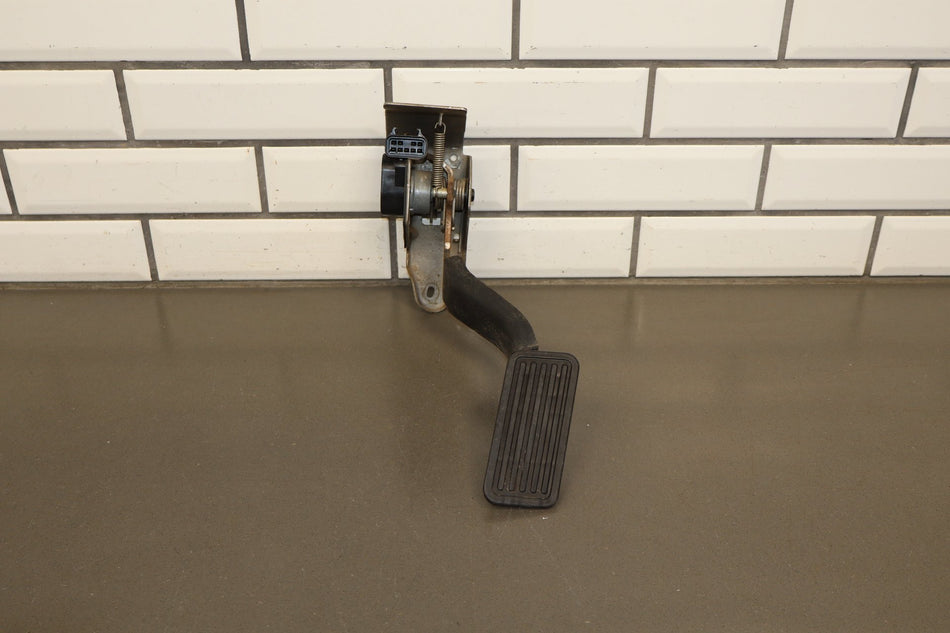 2002 GMC Sierra 2500 Gas Pedal OEM