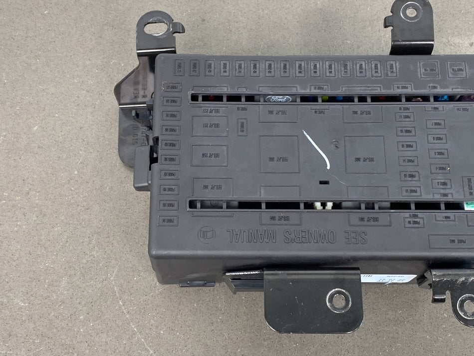 05-07 Ford F250 F350 Super Duty 6.8L V10 Engine Fuse Box 6C3Z12A581AB