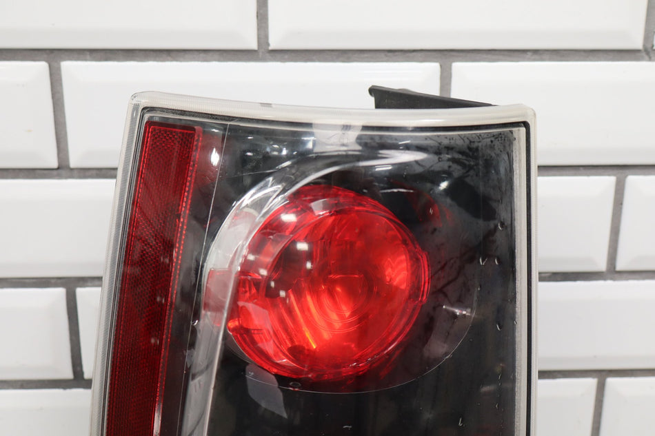 2007-2011 GMC Yukon Left Tail Light 25975977 OEM