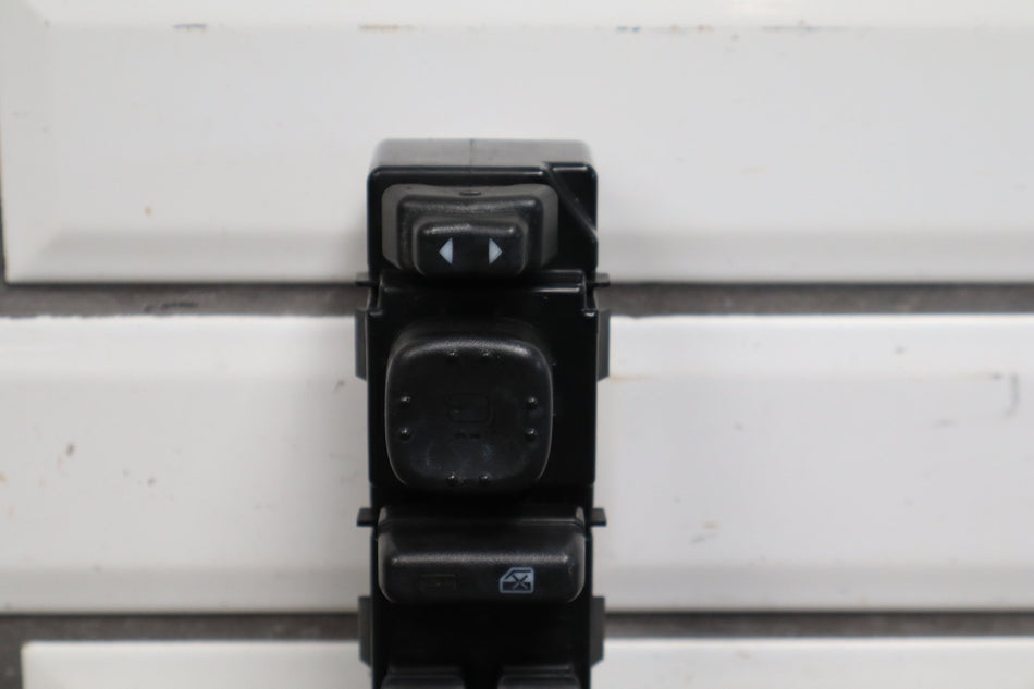 2003-2007 Hummer H2 - Left Front Window Switch W/ Bezel Ebony