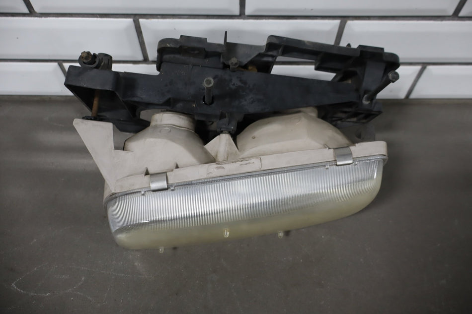 1999-2000 Cadillac Escalade Left Headlamp