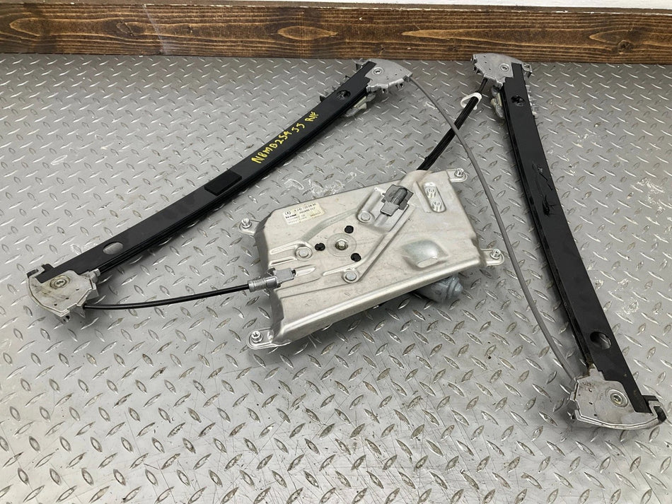 05-12 Maybach 57 W240 Right Front Window Regulator