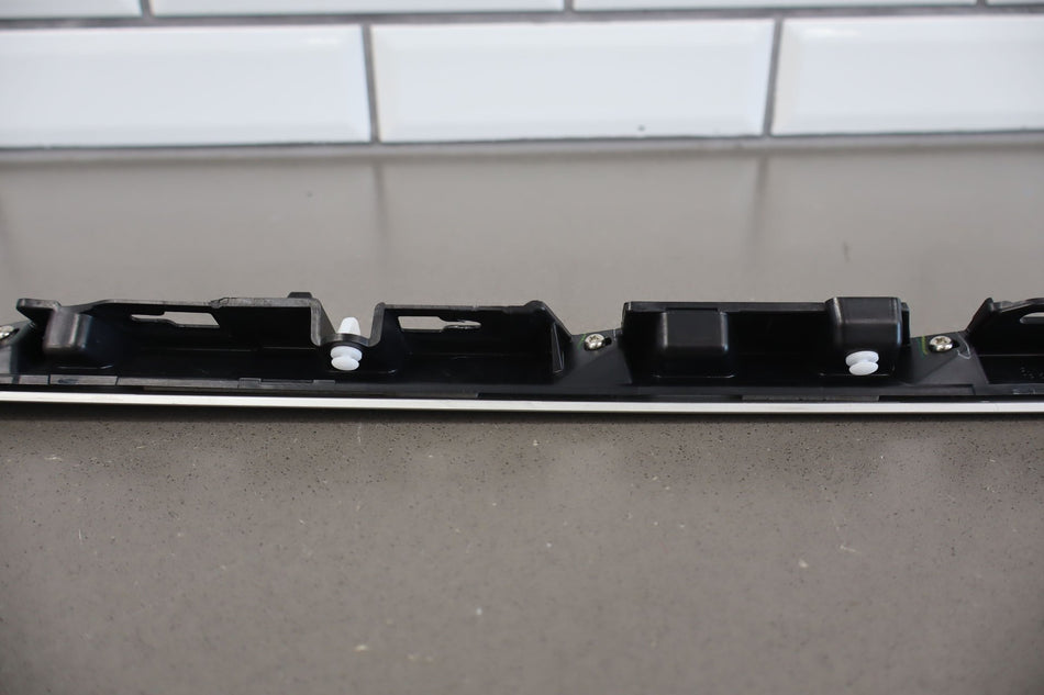 2023 Nissan Z- QUARTER PANEL MOULDING