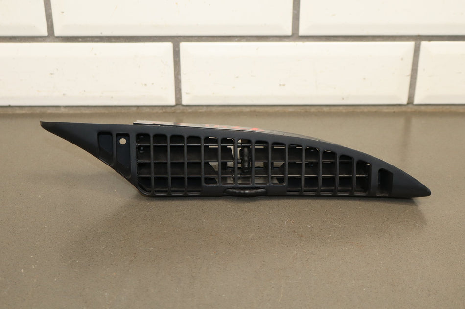 1990-1996 Chevrolet Corvette C4 - Dash Air Vent Centre 10248497