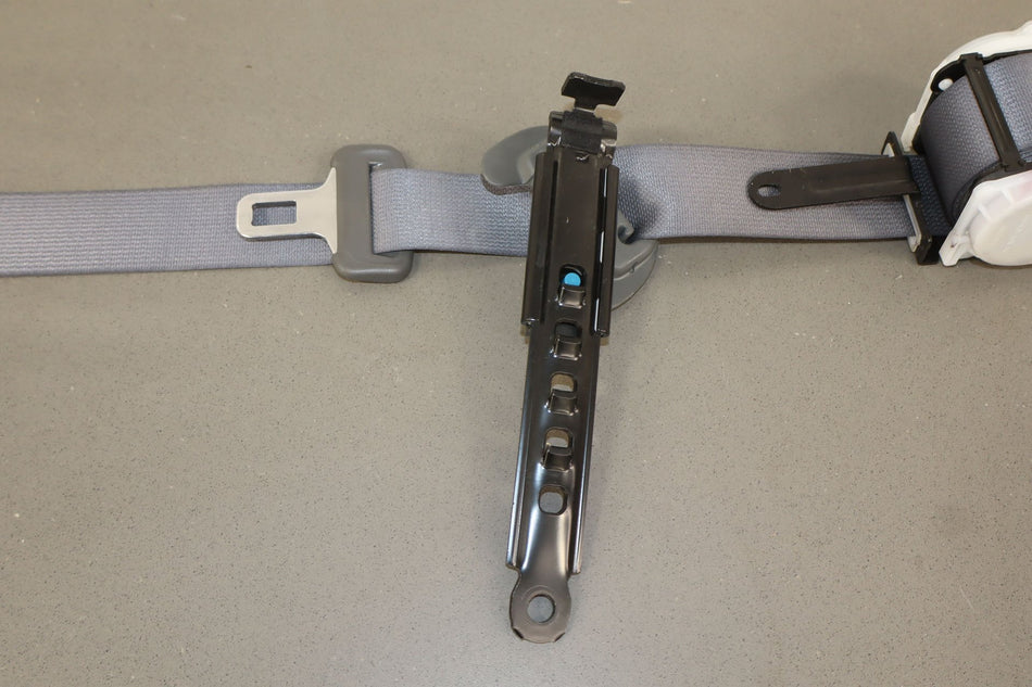 2007 Lexus GX470- Rear Seat Belt