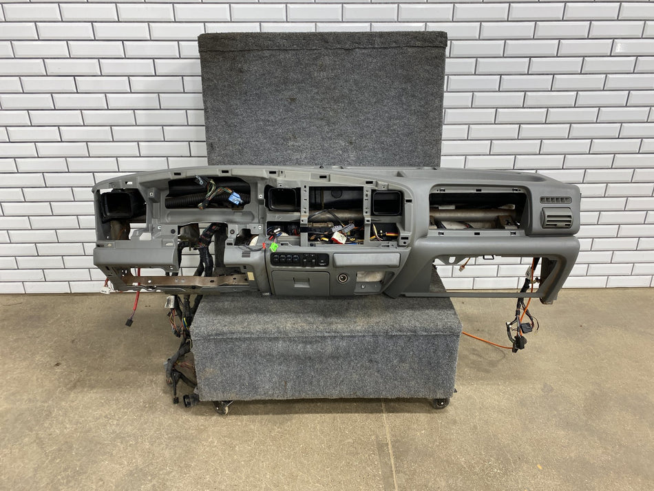 05-07 Ford F250 F350 Super Duty Lariat Dash Panel Instrument Panel Gray