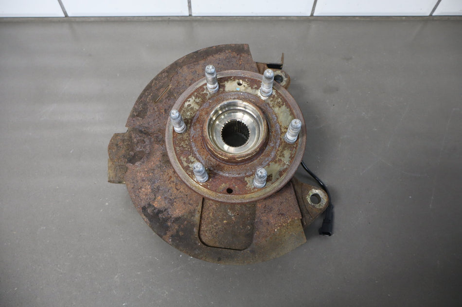 2014-2017 GMC Sierra 1500 SLT Left Front Spindle 22760659
