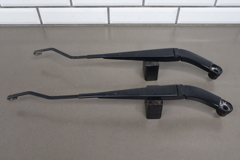 15-20 Cadillac Escalade Wiper Arm Pair No Blades