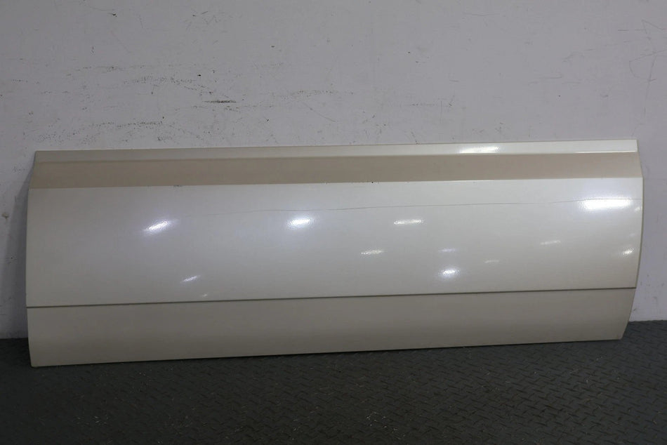 03-06 Cadillac Escalade Right Front Door Molding (White Diamond)