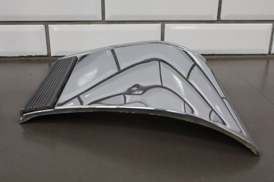 1993 Cadillac Fleetwood Right Fender Molding