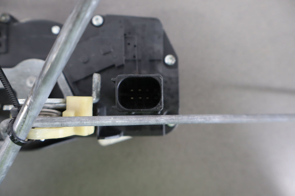 2005 Hummer H2- Right Rear Door Latch