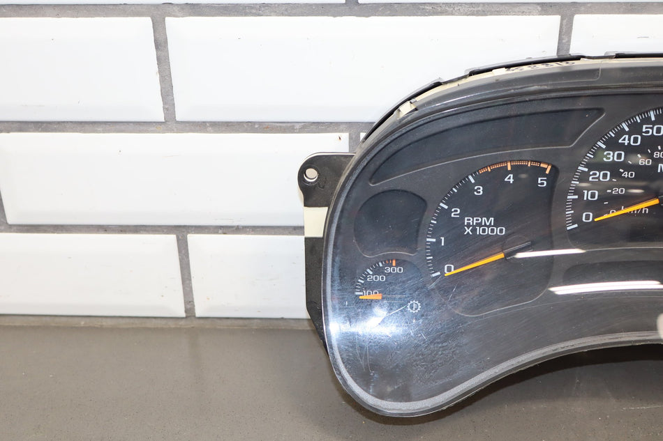 2003-2005 GMC Sierra 2500HD Diesel Auto Cluster 15135671 120MPH OEM Tested