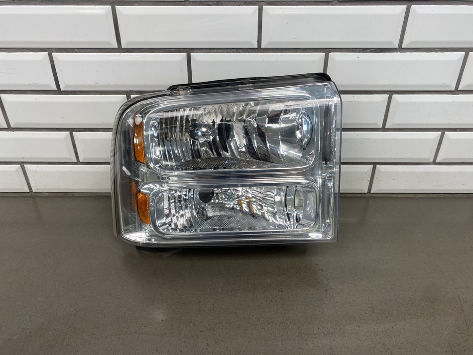 05-07 Ford F250 F350 Super Duty Passenger Right RH Headlight Halogen OEM
